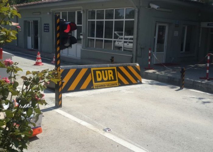 PAS68 Road Blocker